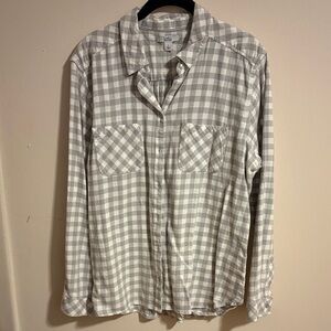 Gray and White Buffalo Check Women’s Button Down Flannel